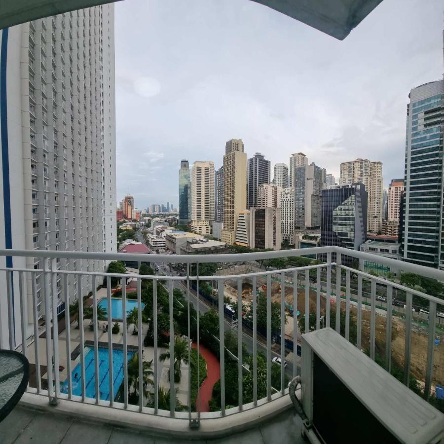 Good Value Makati Studio Unit - Pool View With Balcony Apartment Manila Exterior photo